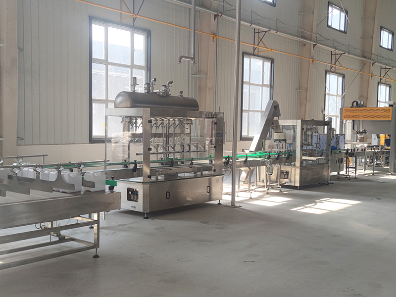 生物菌劑自動(dòng)灌裝生產(chǎn)線-液體灌裝機(jī)設(shè)備深圳客戶實(shí)地參觀實(shí)例