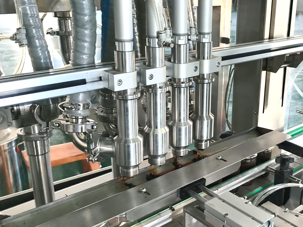 全自動辣椒醬灌裝機高清實拍