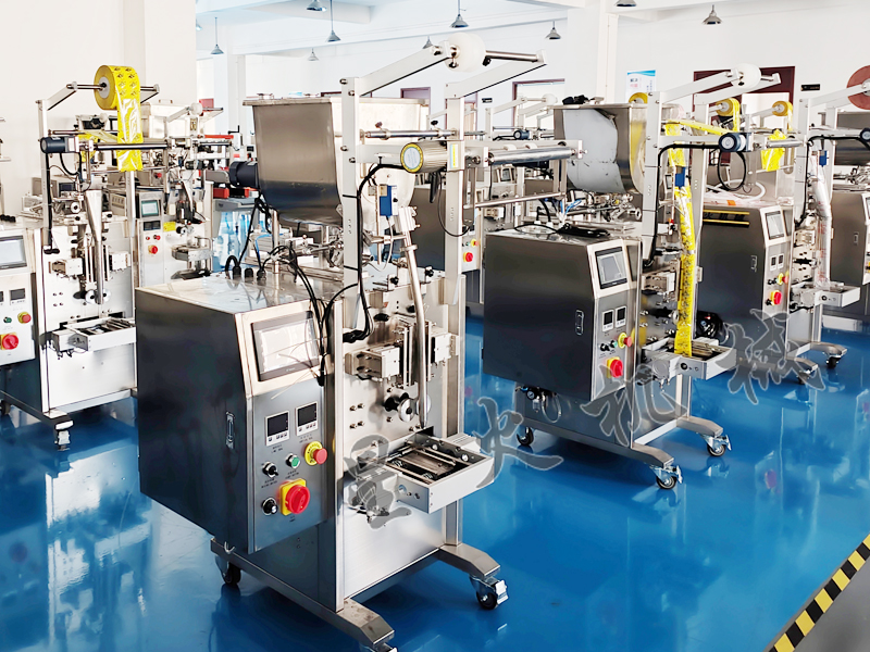 立式辣椒醬包裝機(jī)——5-100g小袋醬料自動(dòng)制袋包裝解決方案