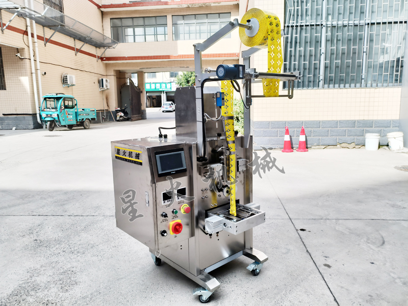 背封漱口水小型液體自動(dòng)包裝機(jī)的技術(shù)特點(diǎn)及用途